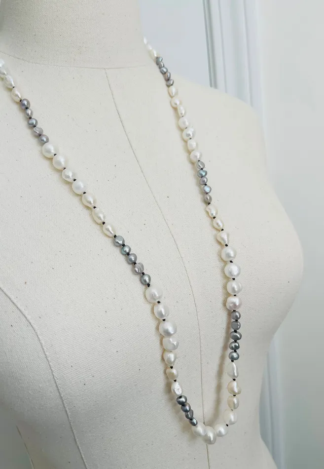 IST Necklaces Ivory Peacock Pearl Necklace