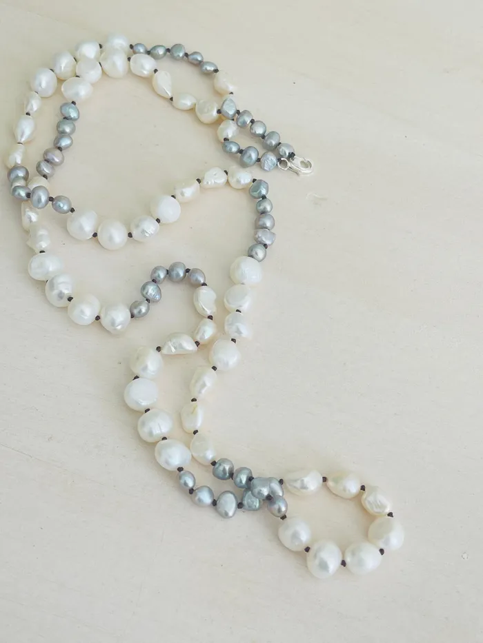IST Necklaces Ivory Peacock Pearl Necklace